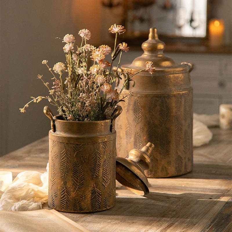 

American Sle Vintage Iron Art Flower Vase Decorative Accories for Homestay Restaurant Tabletop Large Size Antique Fini