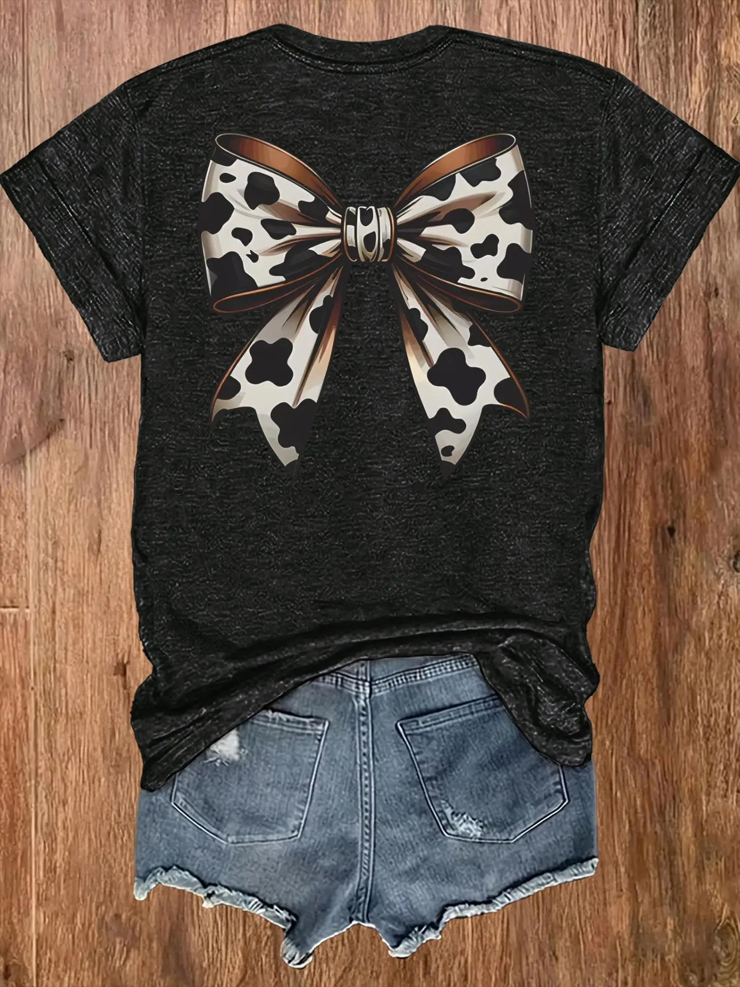 This 'S Summer Short-Sleeve T-Shirt Features a Round Neck, Is Lightweight And Breathable, And Has a Stylish Leopard Print Bow Design.It'S a Comfortable And Versatile Casual Sports Top That Combines Elegance with a Touch of Fun
