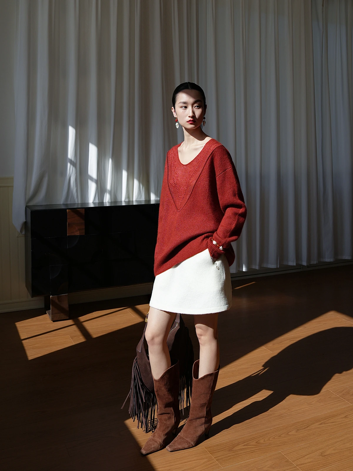 

LemonChen Romantic Pom Pom Sle Camere Silk Blend Airy Hollow out V Ne Sweater Ele Loose Fit Online Exclusive