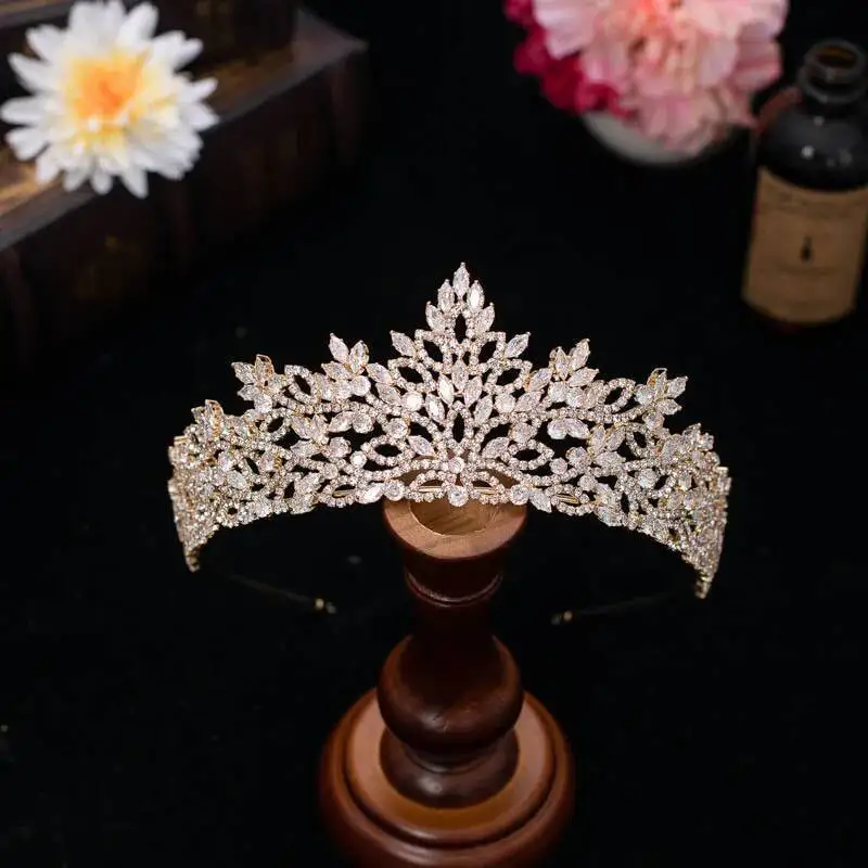 

Bridal Tiara And Crown For Wedding Bride Headdress Cubic Zirconia Princess Queen Crowns For Women Pageant Hair Jewelry Diadem