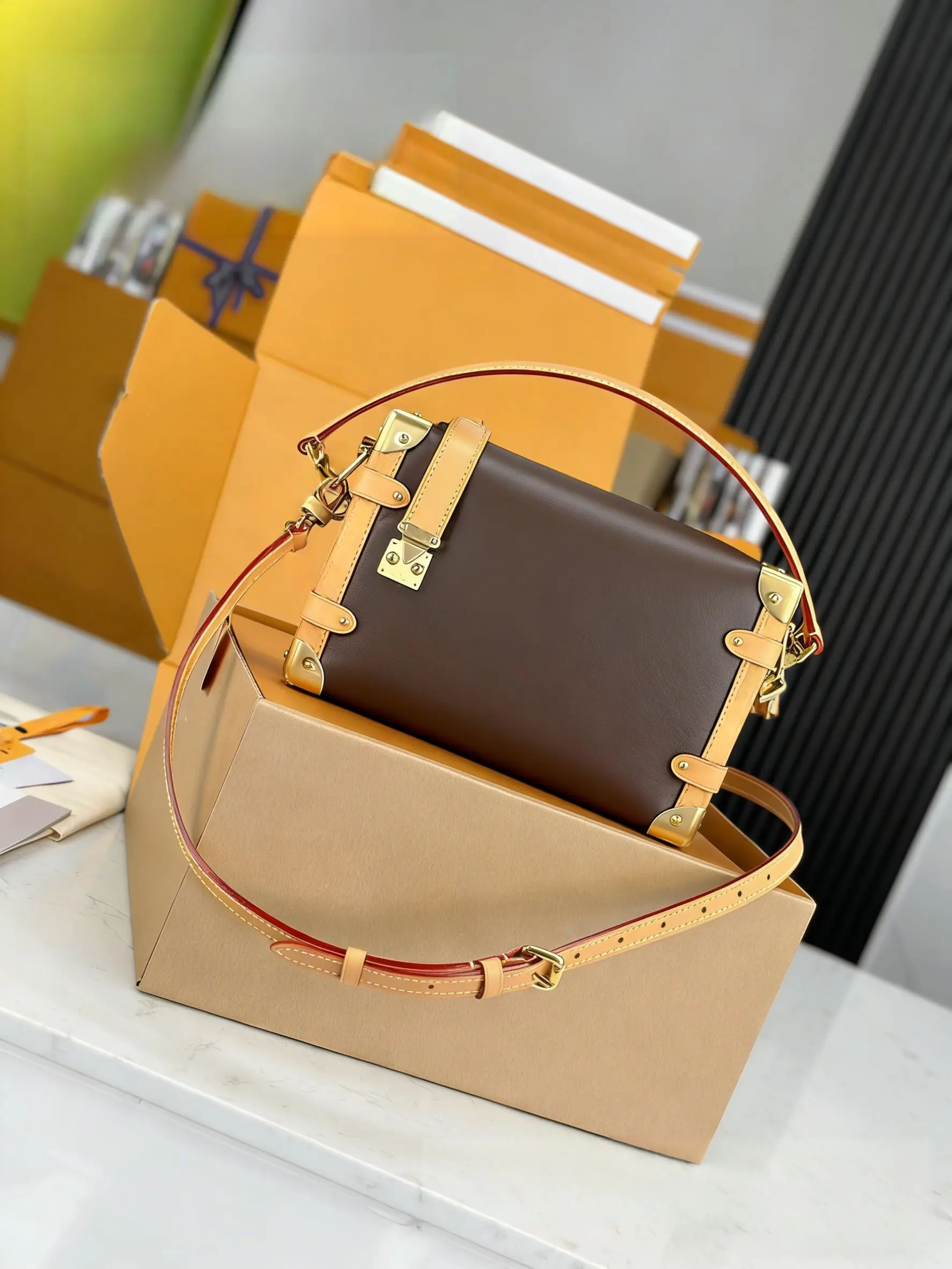 

Designer bags Tote bag Shoulder bag Lady bag Side trunk Yellow Leather Printed Color Box Purse Women Crossbody bag