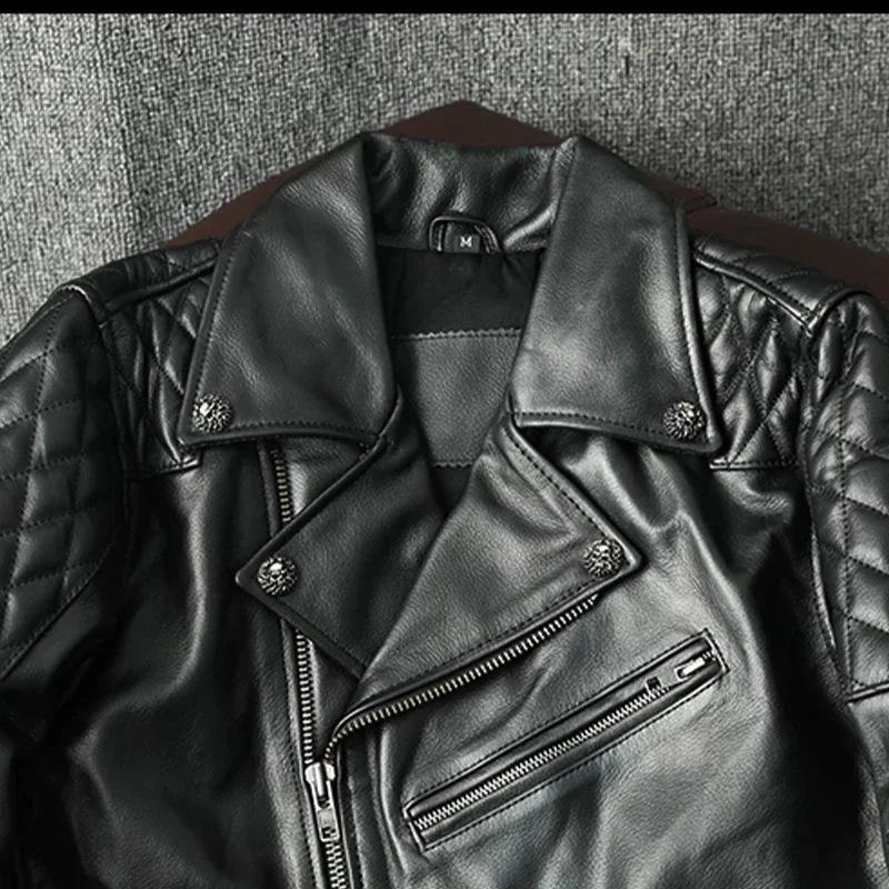Nueva chaqueta de motocicleta pesada, chaqueta de cuero de vaca de primera capa, abrigo de moda con múltiples bolsillos y solapa ajustada para hombre guapo