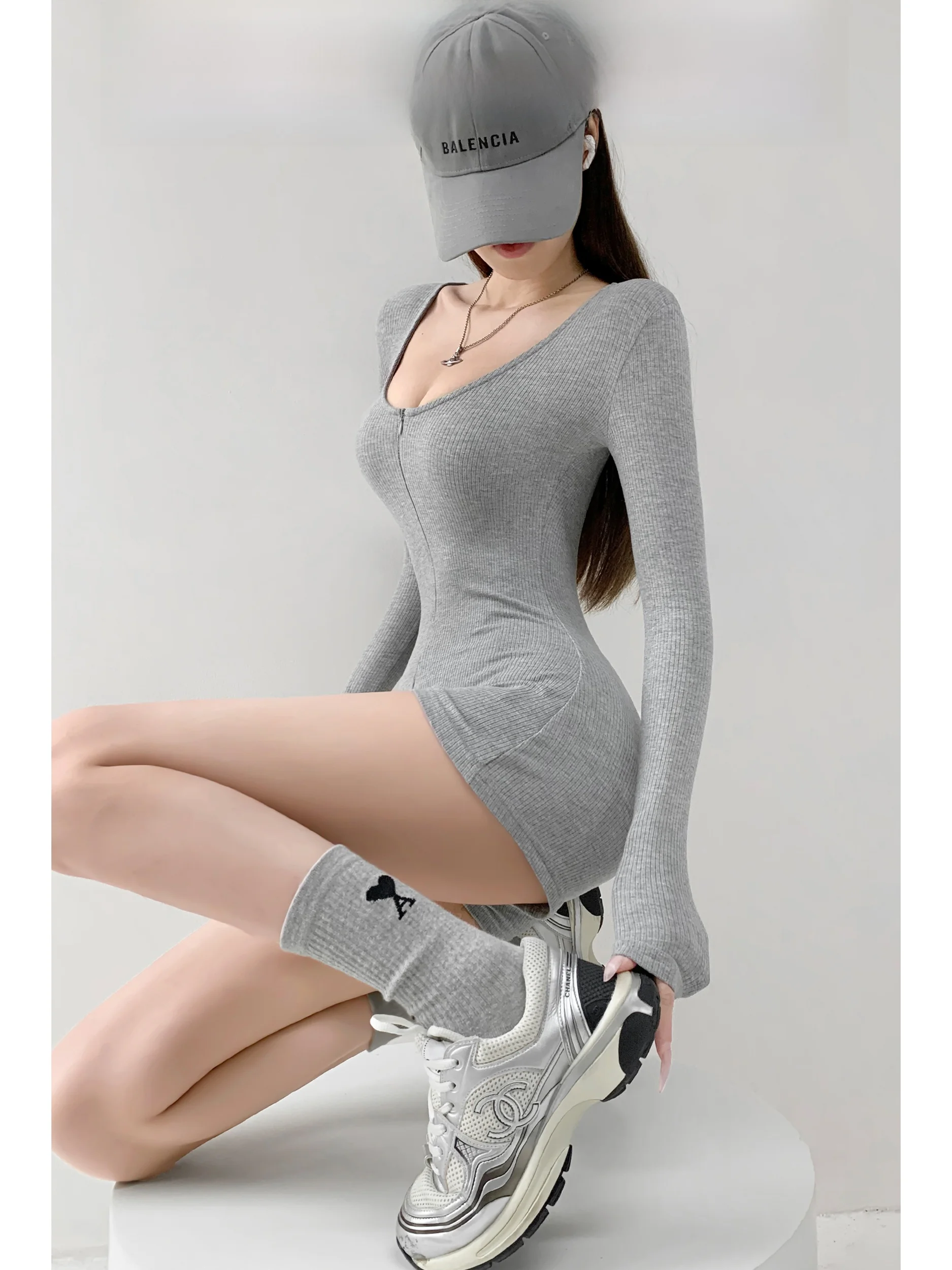 

Сексуальный облегающий комбинезон для фитнеса и йоги с U-образным вырезом и молнией спереди, уличный стиль, женская одежда для похудения, шорты, костюм для йоги