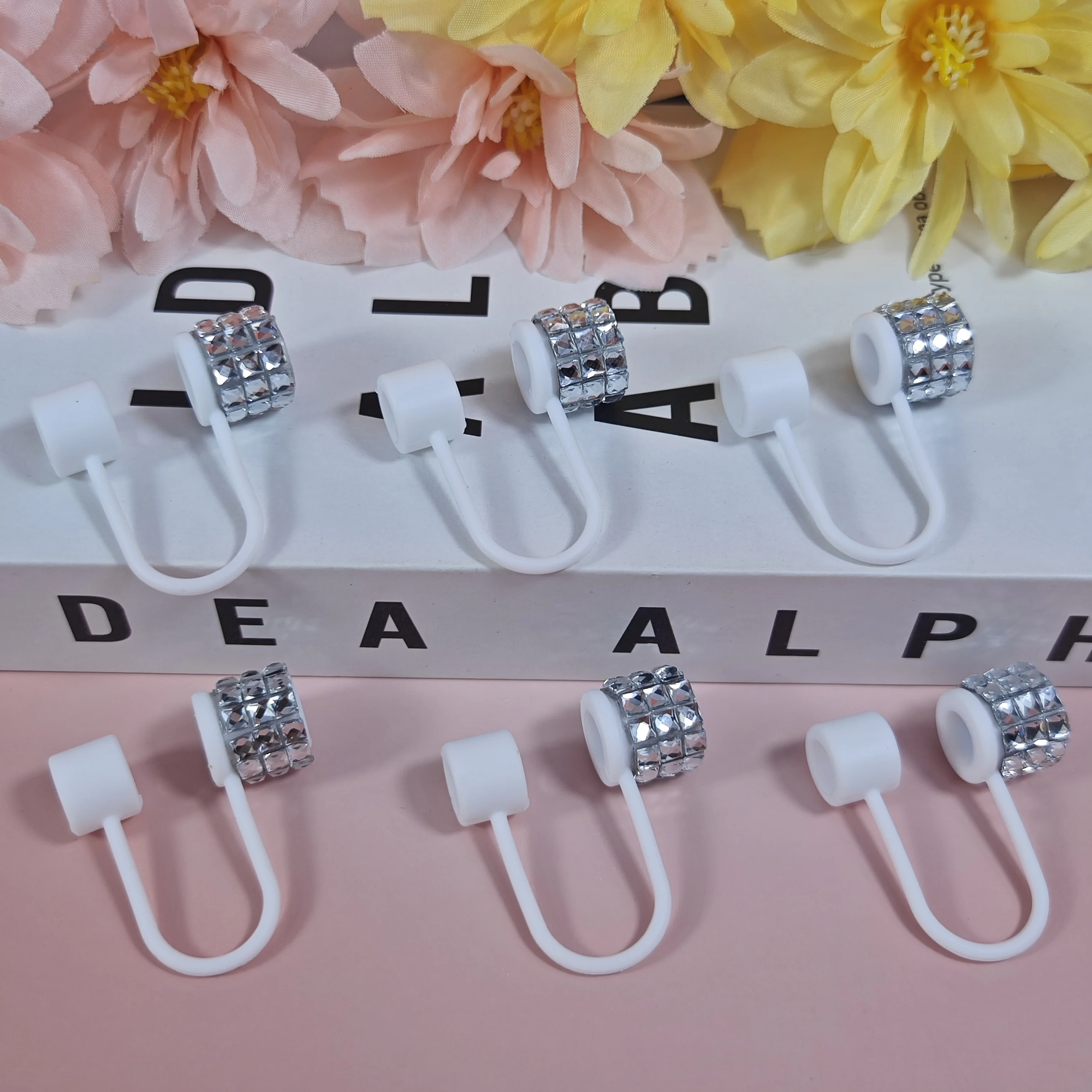 Silver Diamond-Encrusted Food-Grade Silicone Straw Cap Protective Case Cylindrical Cup Cover