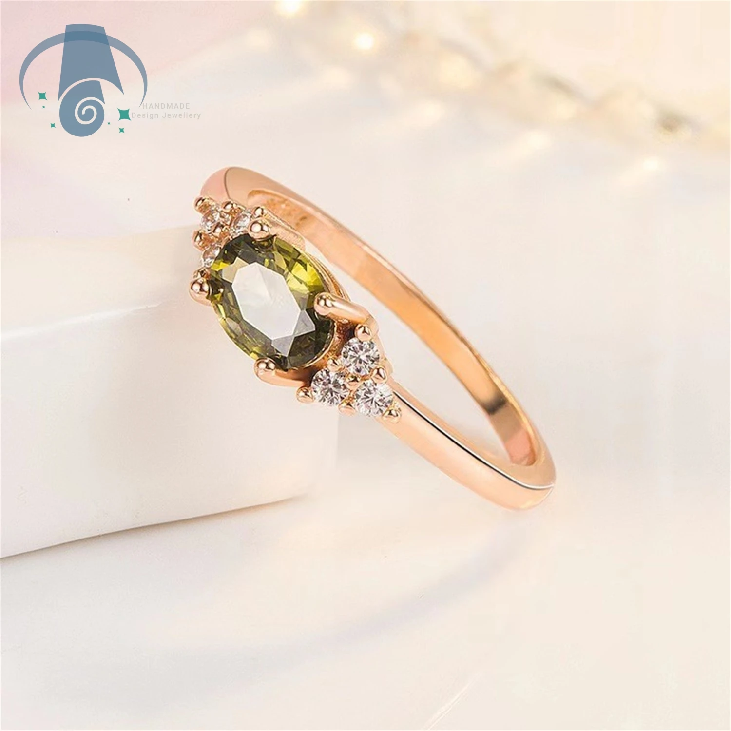 Anillo de peridoto chapado en oro rosa, Micro pavé de diamantes con acento, alianza de boda Simple, joyería de moda, regalo para novia y esposa