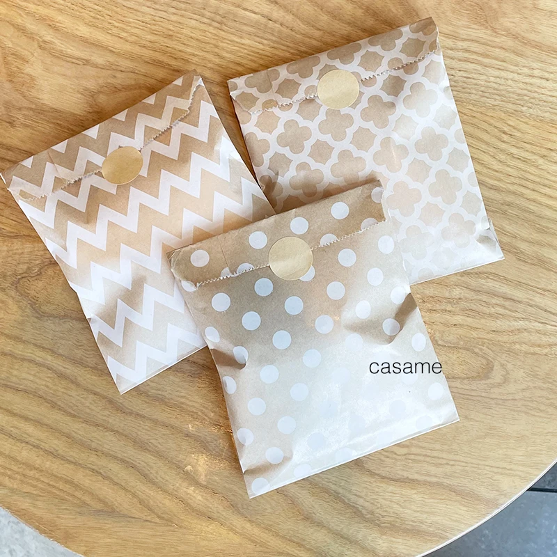 25pcs Kraft Paper Bags Treat Candy Bag Chevron Polka Dot Bags for Wedding Birthday New Year Party Favors Supplies Gifts Bags