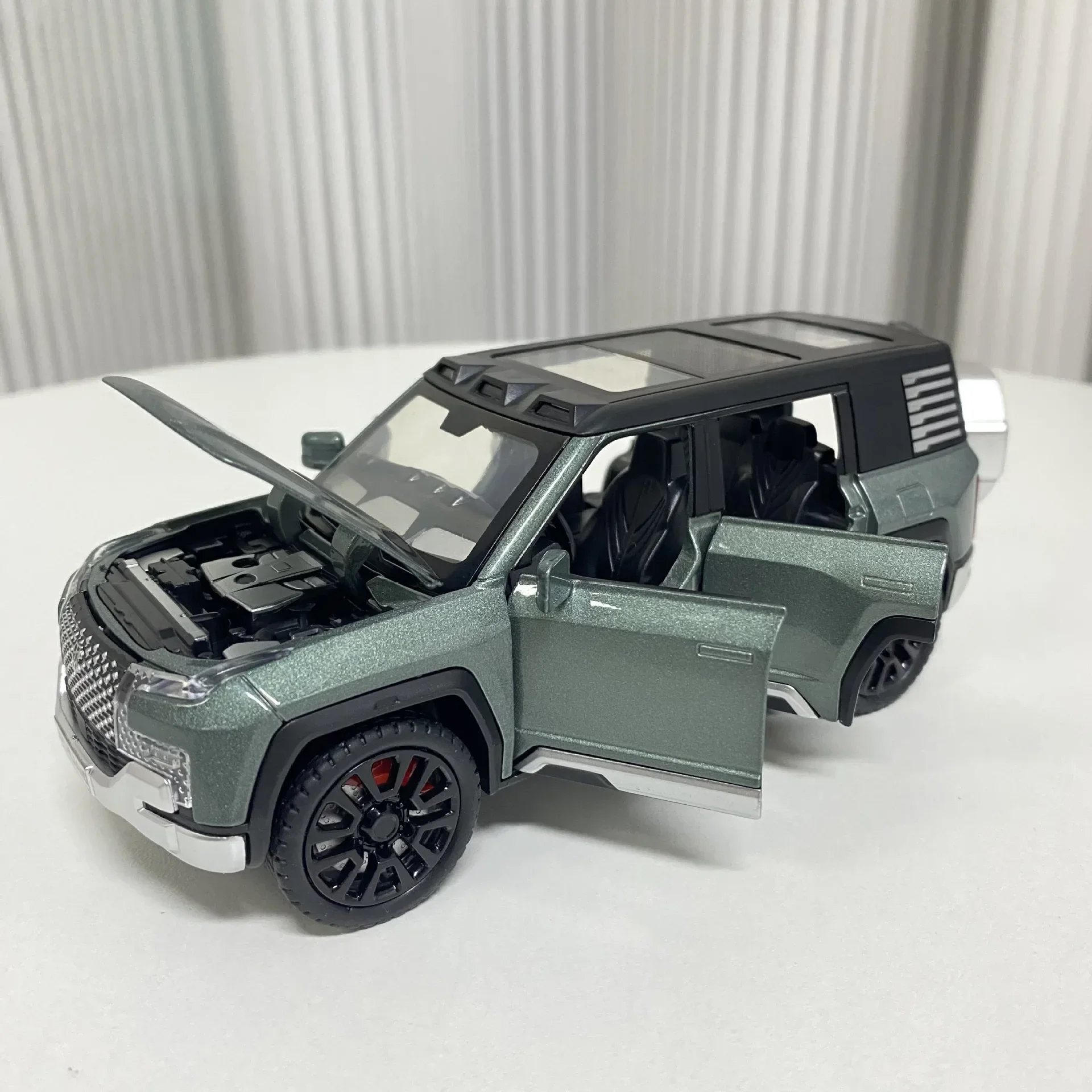 BYD Look UPAT U8 SUV 合金製 1/32 ダイキャスト玩具車モデル サウンド＆ライト プルバック式玩具 コレクション 誕生日プレゼント