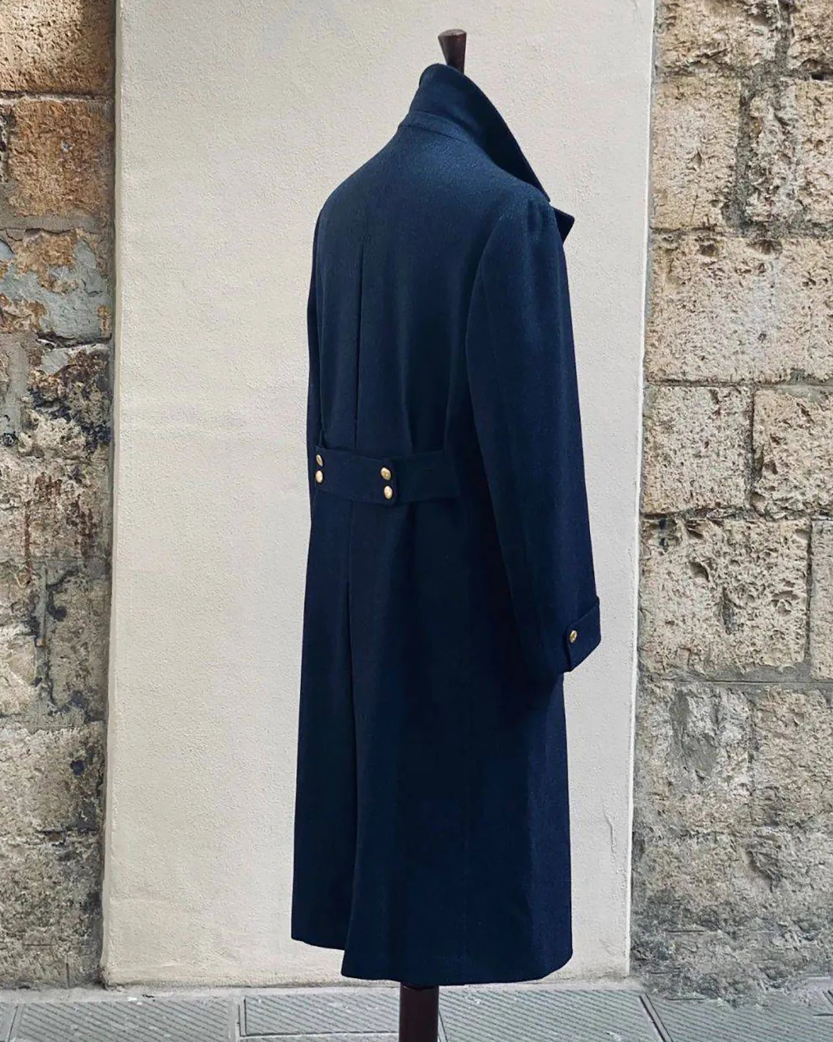 Cappotto da uomo blu navy in lana spessa con risvolto con visiera a maniche lunghe da sposo, giacca da sfilata di moda per feste di compleanno