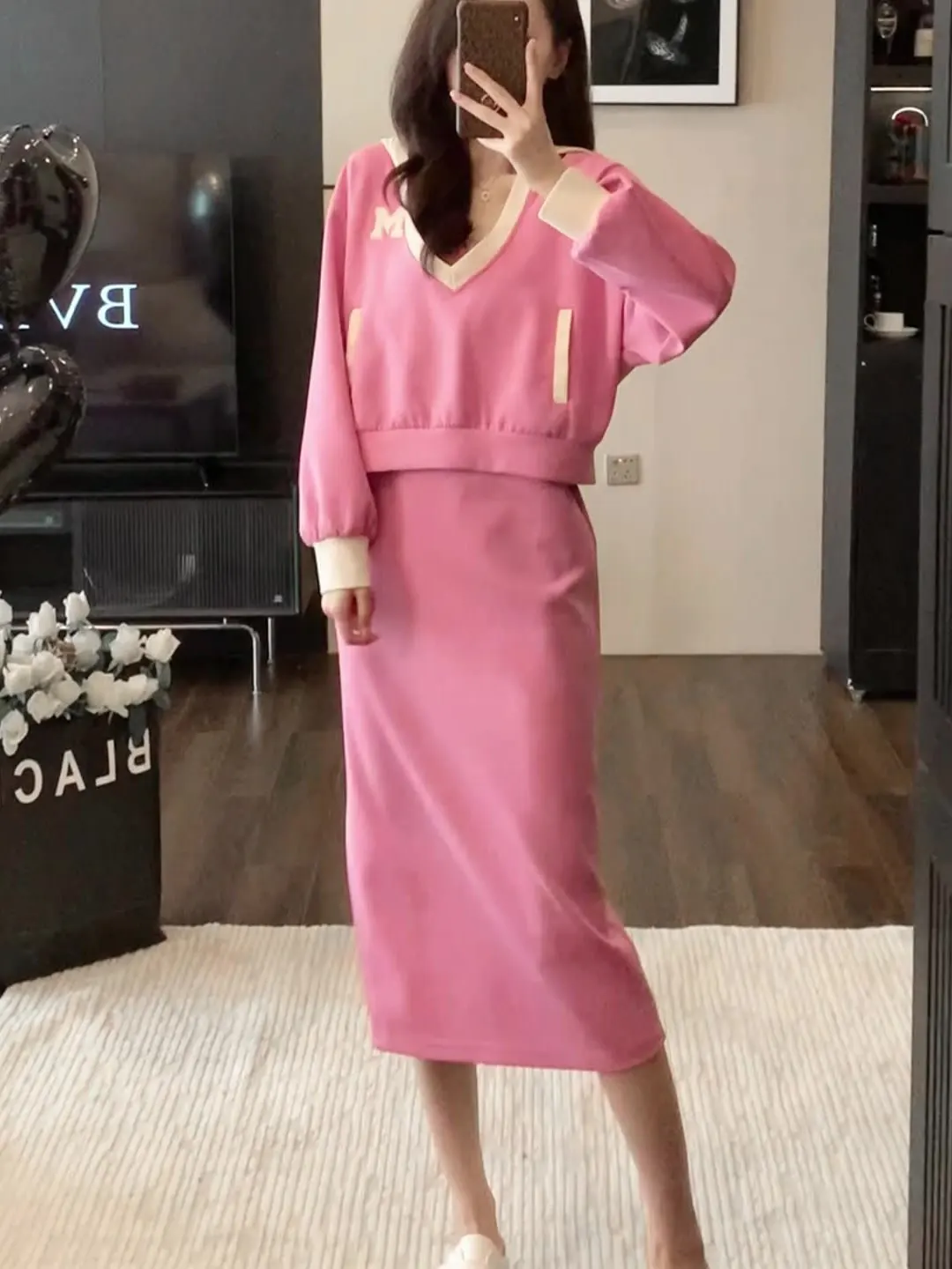 

Early Autumn Fashion Color Block Pink Sweatshirt Skirt Set Women's Casual Style High Waist V-Neck Long Sleeve Thermal Wear