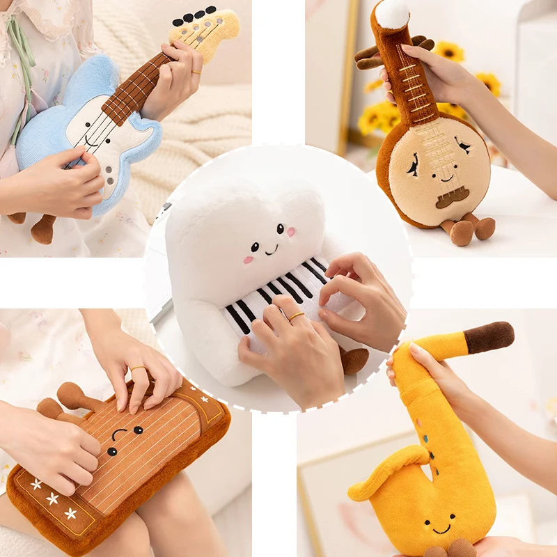 حزمة هدايا فريدة من نوعها: ألعاب قطيفة للآلات الموسيقية (بيانو/Guzheng/ZhongRuan/Bass/Sax) للأطفال والأصدقاء وأفراد الأسرة.