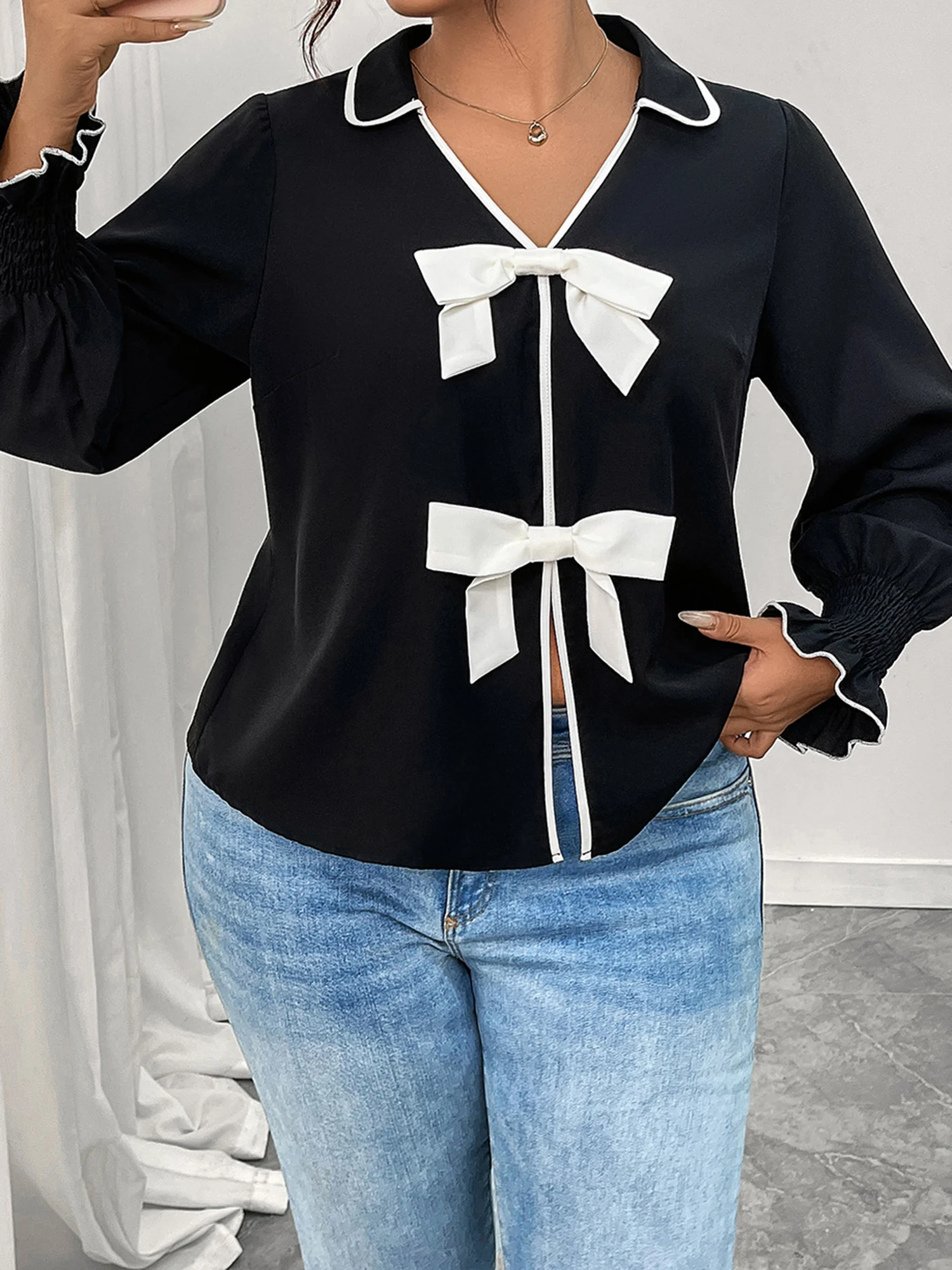 بلوزات أنيقة مقاس كبير برقبة على شكل V للنساء أنيقة بطبعة زهور وأكمام طويلة وأزرار سفلية وياقة للخريف #5