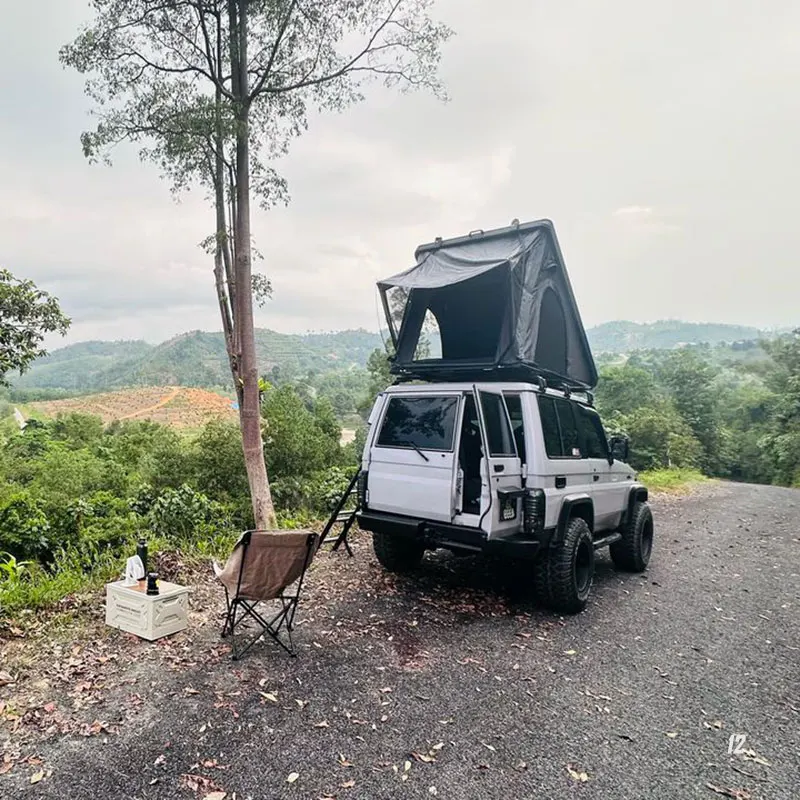 Wholesale Light Weight Rooftop Tent Box Camping Rtt With Ladder 4X4 Aluminum Hard Shell Triangle Car Roof Top Tent