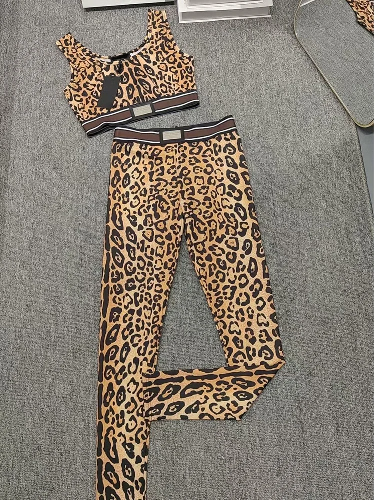 Vintage leopard print short vest two-piece 2024 summer women\'s new + color contrast high-waisted nine-point pants fashion suit