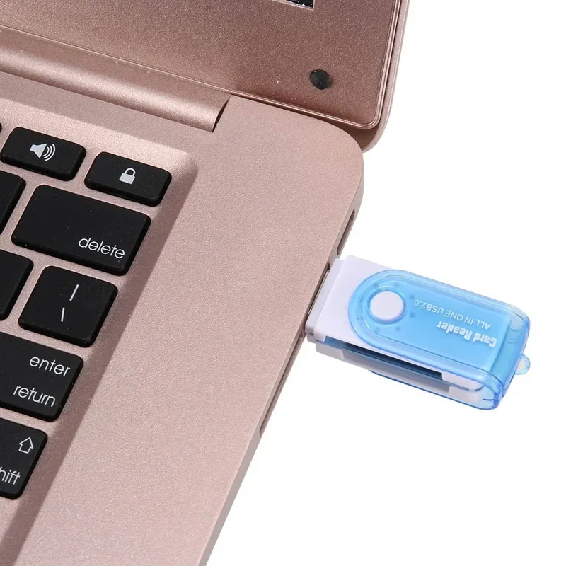 قارئ بطاقات USB2.0 عالي السرعة 4 في واحد قارئ بطاقات متعدد الوظائف دوران كبير TF محول صغير خارجي