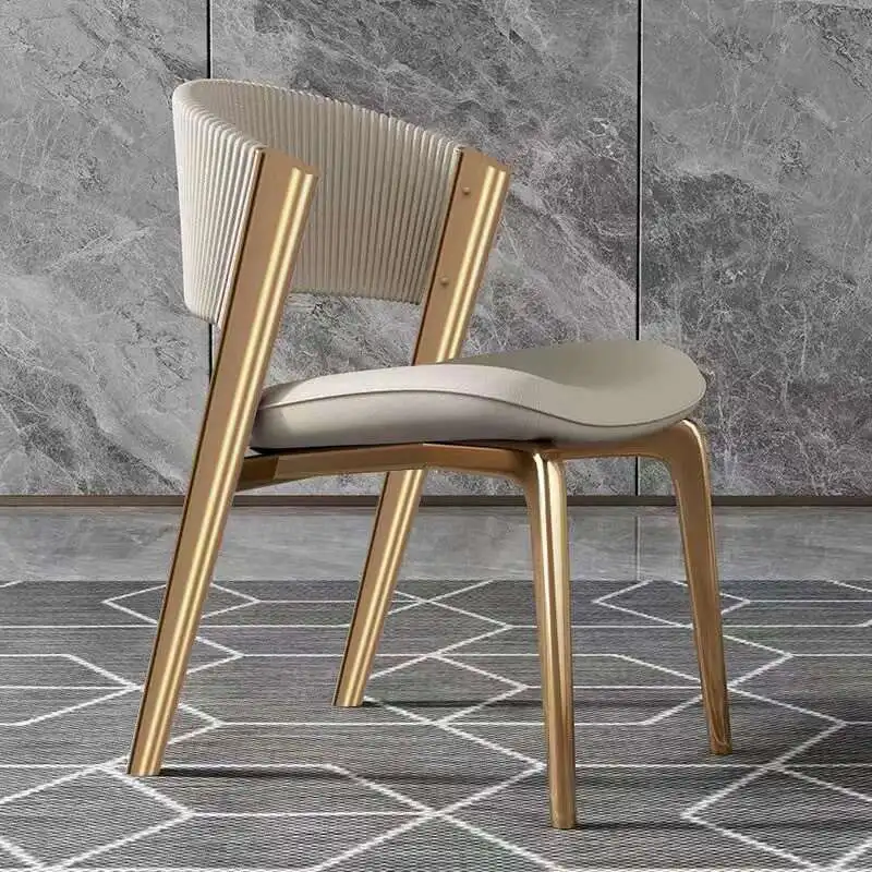 Sillas de Comedor modernas de lujo, patas doradas, silla ergonómica italiana de diseño de cuero, muebles de cocina Vip Nail Restaurant Comedor