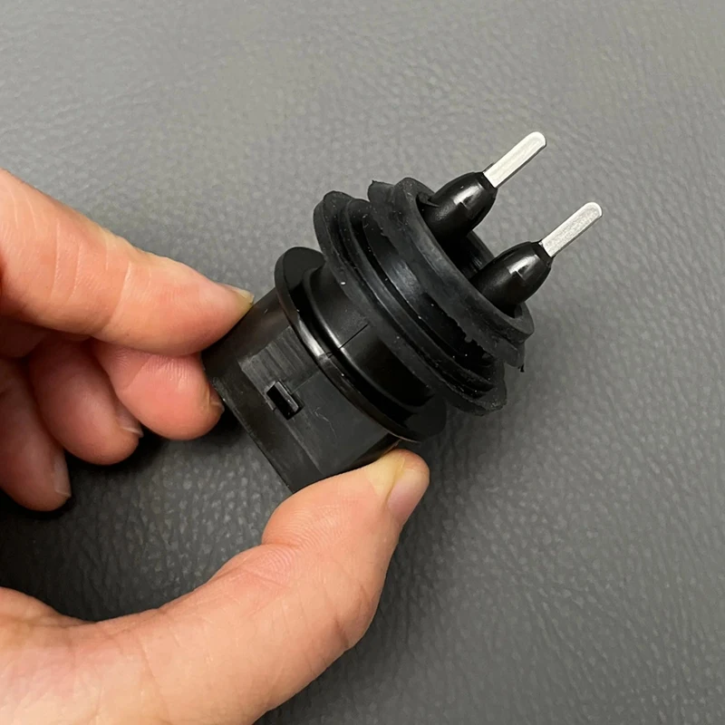 

AZ-Glass Washer Fluid Level Sensor Water Level Senso 76 Foraudi A6 R8 Q3 Q7 VW BEETLE Tiguan PASSAT 7M0919376
