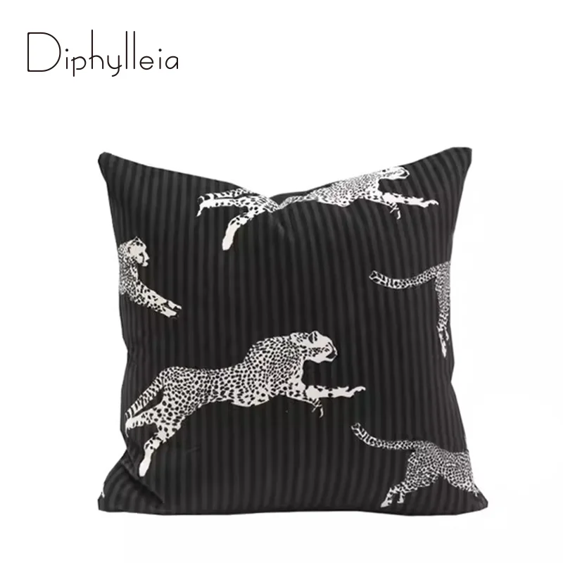 

Diphylleia Modern Jumping Leopard Jacquard Cushion Cover Luxe Black And White Cheetah Pillowcase For Sofa Couch Bed Living Room