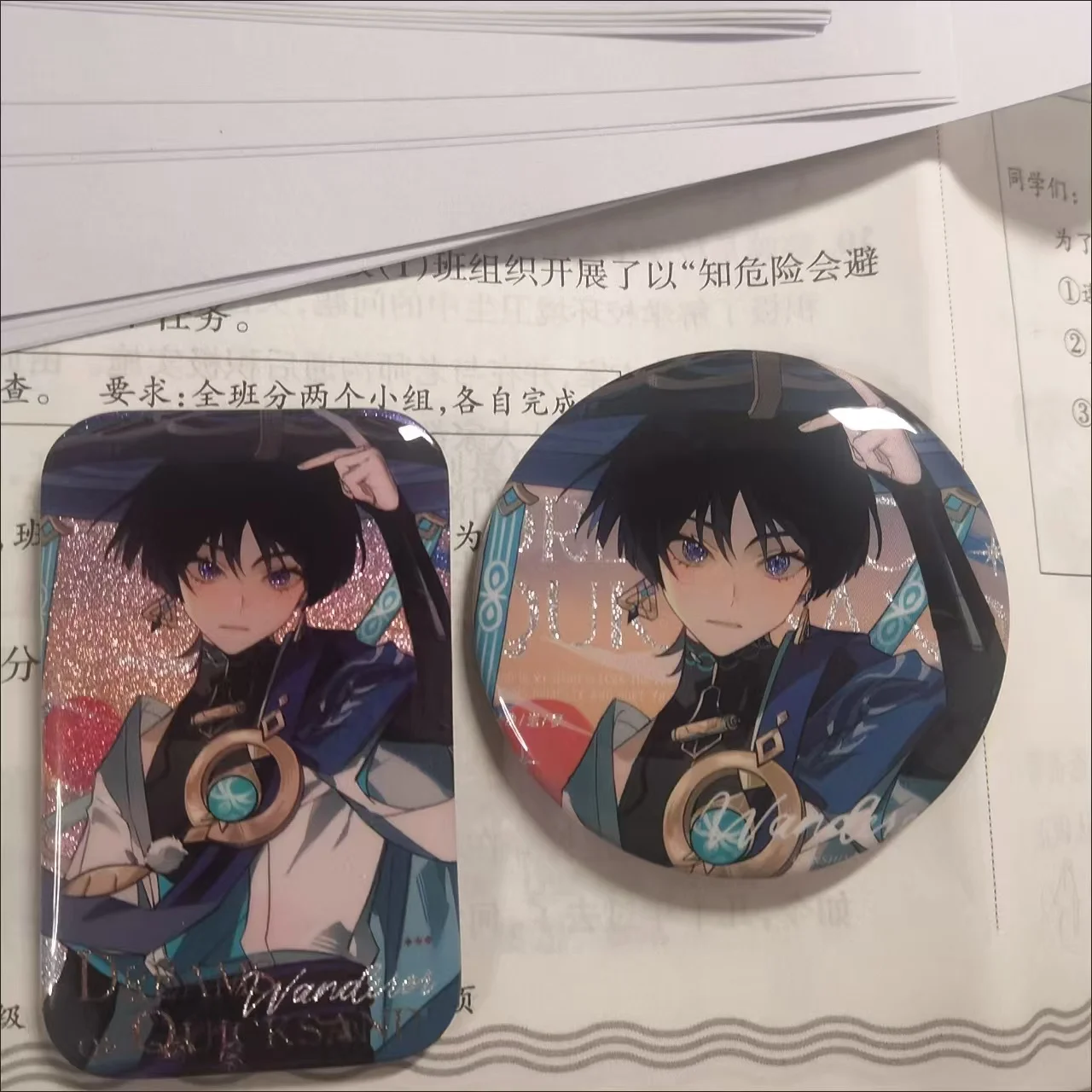 2 unids/lote 2025 juego Wanderer Kabukimono Balladee Scaramouche Kunikuzushi sombrero chico 58mm Pin y rectángulo broche insignia regalo