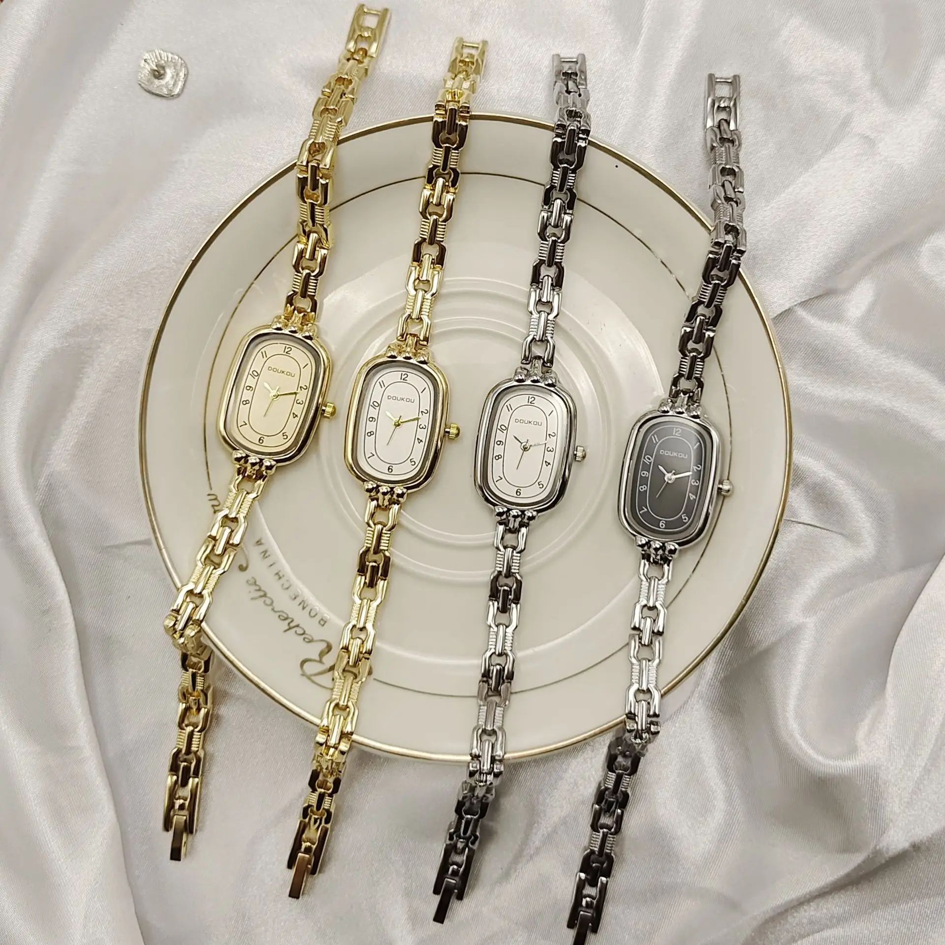 

Роскошные женские часы овальной формы, ретро-браслет, студенческие наручные часы, модные часы для девочек, подарок, кварцевые часы, дропшиппинг