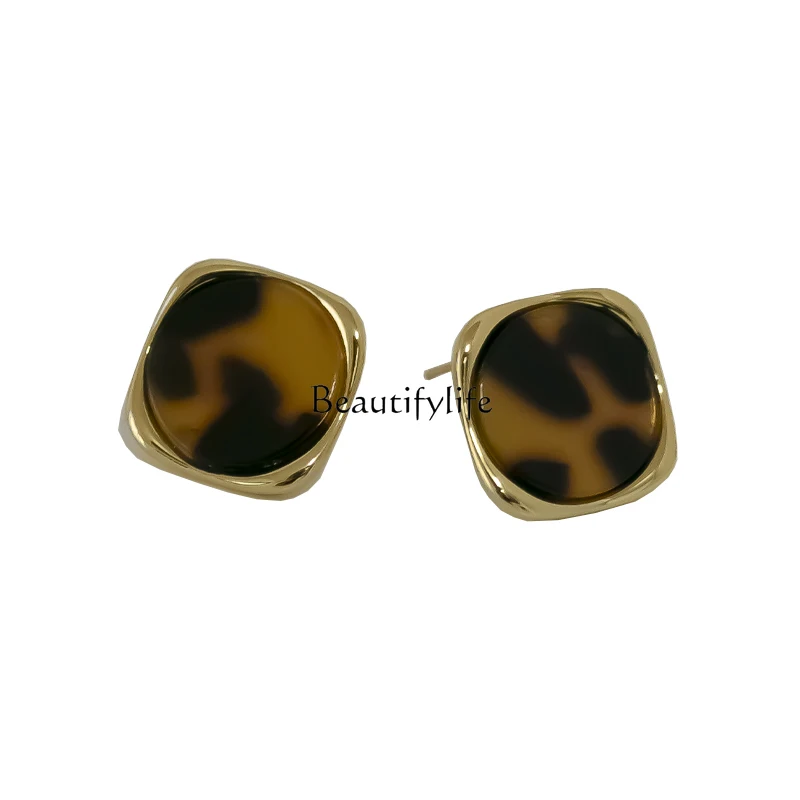 

Japanese and Korean temperament geometric square leopard print stud earrings women's light luxury retro advanced sense versatile