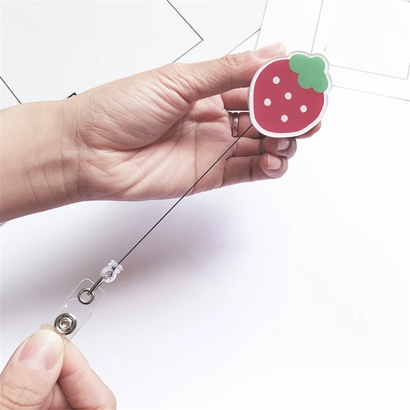 الكرتون زهرة العمل بطاقة كم كليب قابل للسحب سهلة سحب حاملي الهوية تمرير حافلة بطاقة اسم بكرات شارة الفتيات ممرضة معرف العلامة