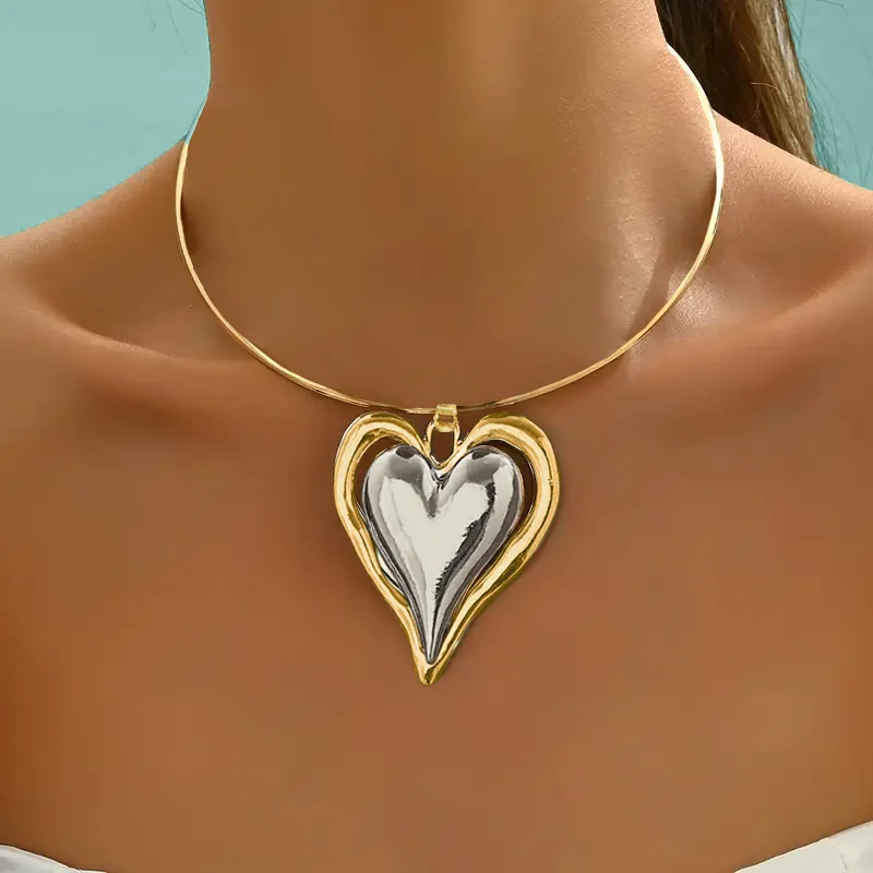 Punk Big Heart Pendant Collar Choker for Women Gold Color Charm Necklace Clavicle Chain Jewelry Ladies Trendy Party Gift