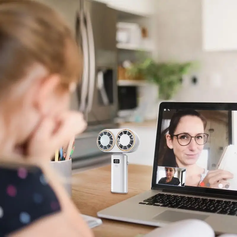 

Ручной вентилятор Ручной персональный вентилятор Перезаряжаемый 5-скоростной двухголовочный цифровой дисплей Легкий охладитель для школы Открытый тренажерный зал