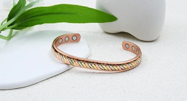 Popular Simple Magnetic Red Copper Bracelet Vintage Classic Three Color Inlay Adjustable Bracelet for Girls Birthday Gift