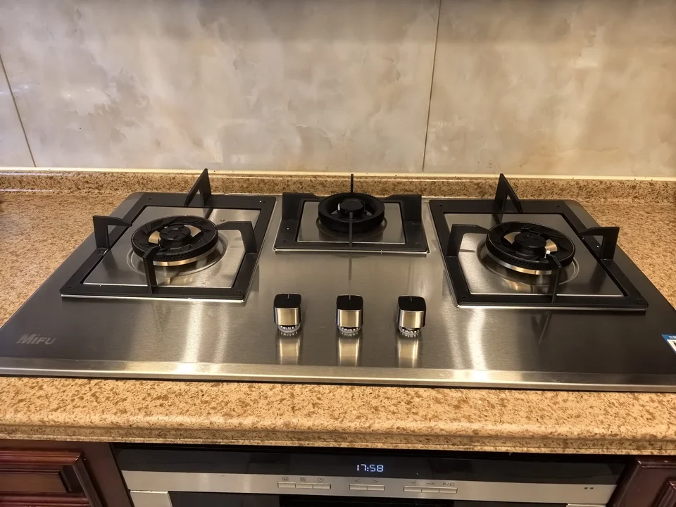 

Кухонная вытяжка нового стиля с высокой присоской — большая панель, эффективная вытяжка и многоскоростные настройки