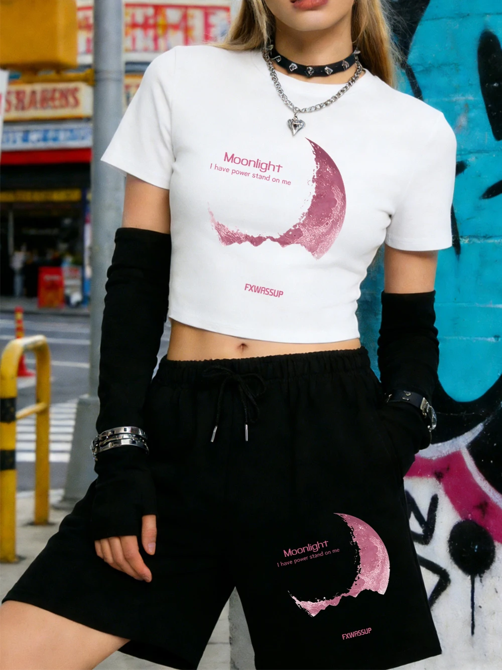 

Summer Beautiful Moonlight Prints Crop Tops Shorts Woman Two Pieces Set Five Point Pants High Elastic Soft Slim O-Neck T-Shirts