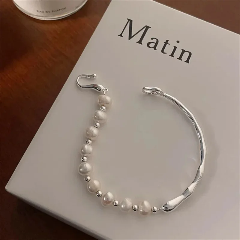 

Fashion Beads Bracelet Womens Light Exquisite Simple Personality Bracelet Versatile Hand Accessories Gifts240910