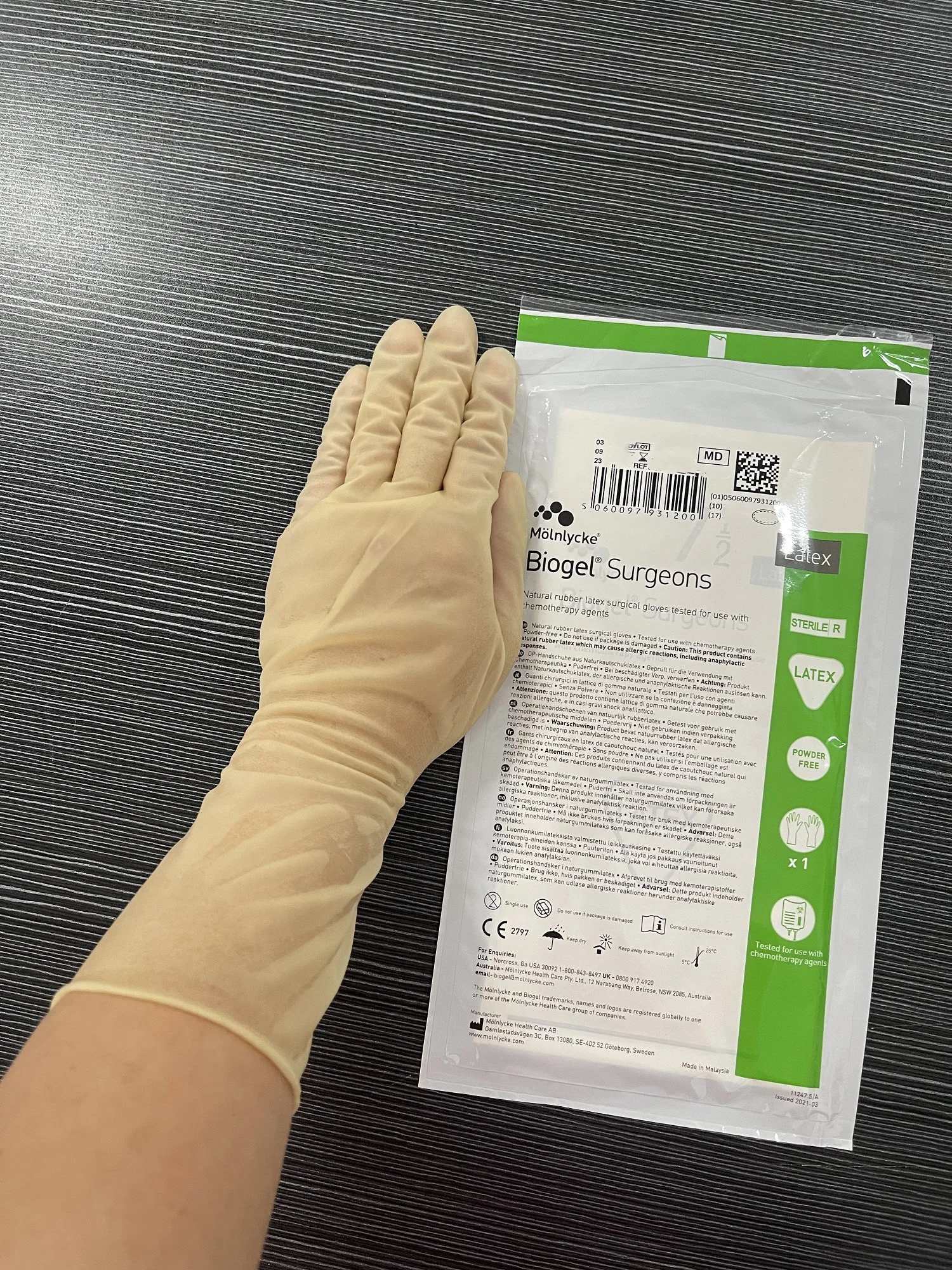 

Mölnlycke Biogel® (5 pairs) 12 inch Latex glove Roll-edged gloves Powder-free length 29 cm