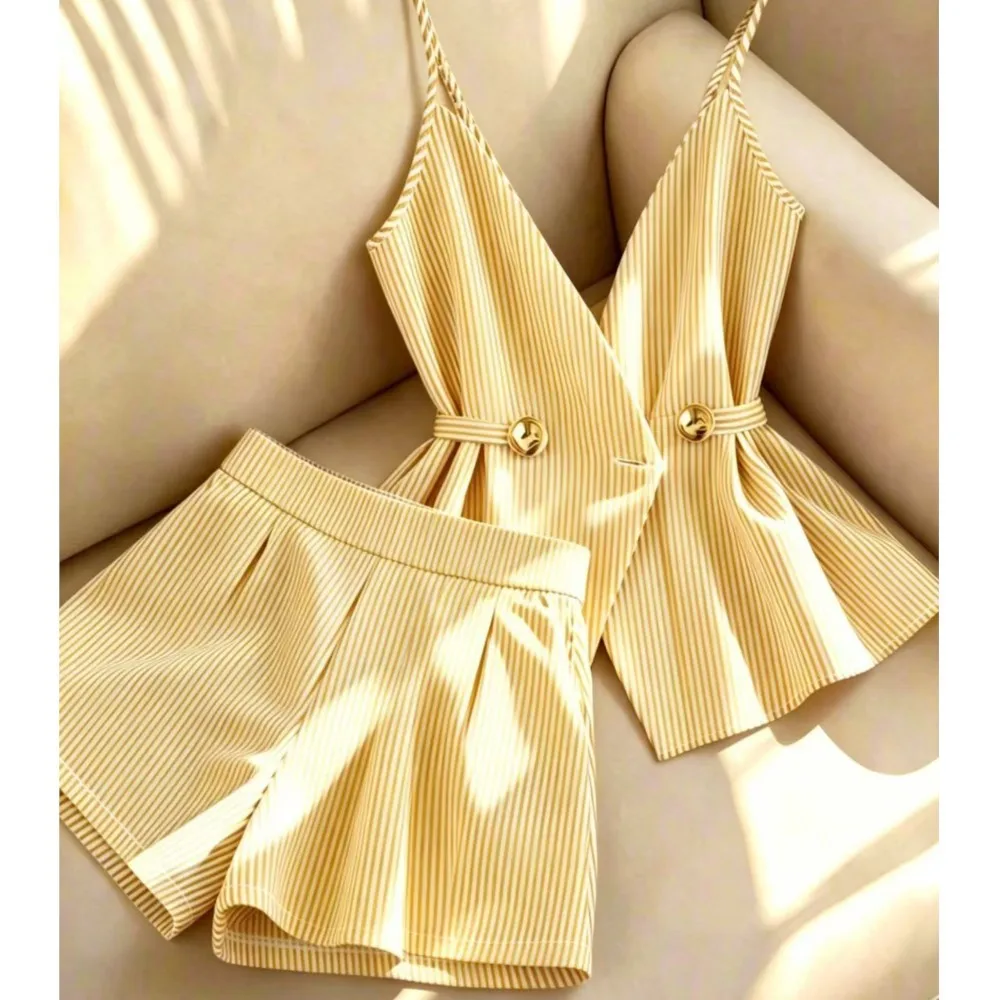 Fashion Printed Striped Sexy Halter Top Shorts Women's 2-piece Set Summer New Commuter Female Seaside Vacation Shorts Suit 2026