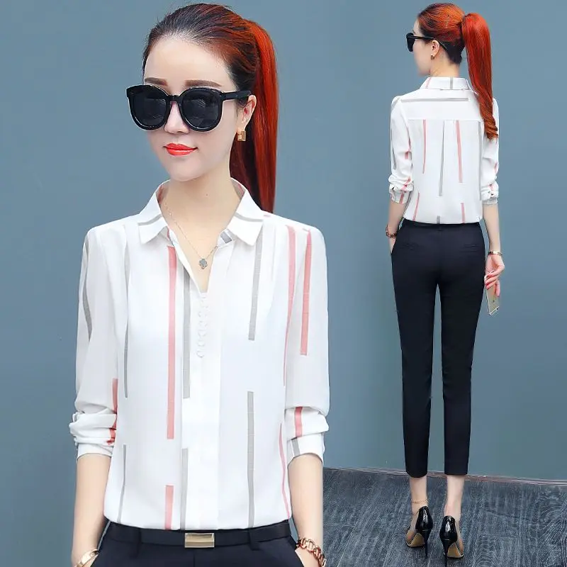 2024 Frühling und Herbst Frauen neue koreanische V-Ausschnitt Knopf gestreift Chiffon Shirt Mode Pendler Langarm lose vielseitige Top