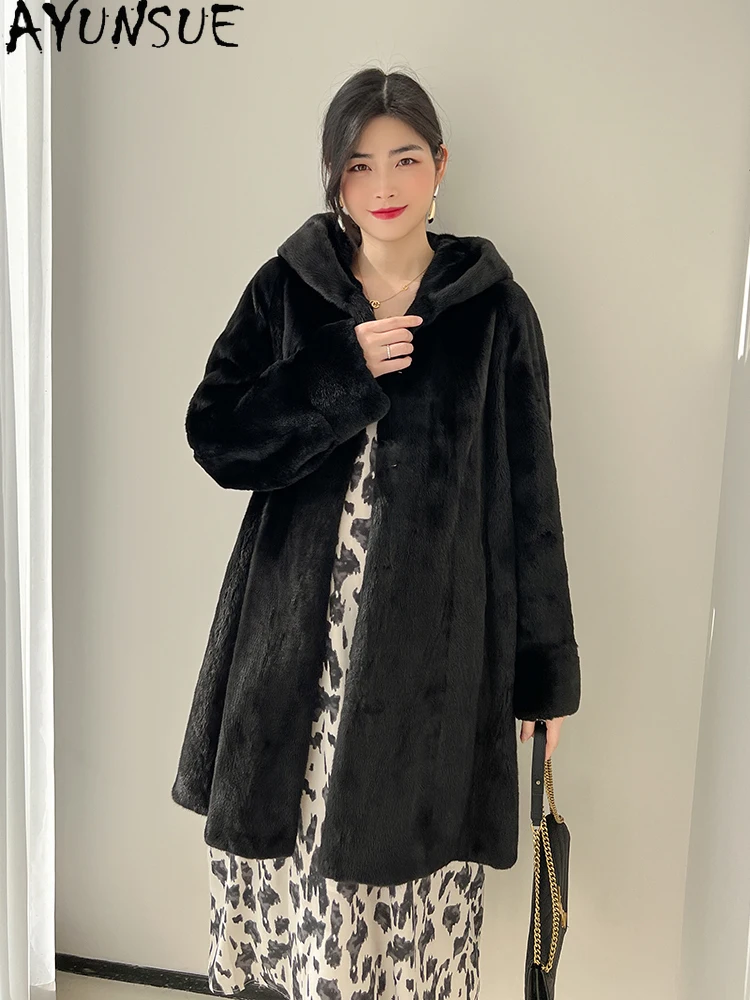 AYUNSUE 2025 Nowy Naturalny Aksamitny Futro z Norki Damski Luksusowy Płaszcz z Kapturem Całe Futro z Norki dla Kobiet Odzież Wysokiej Jakości Abrigo Mujer