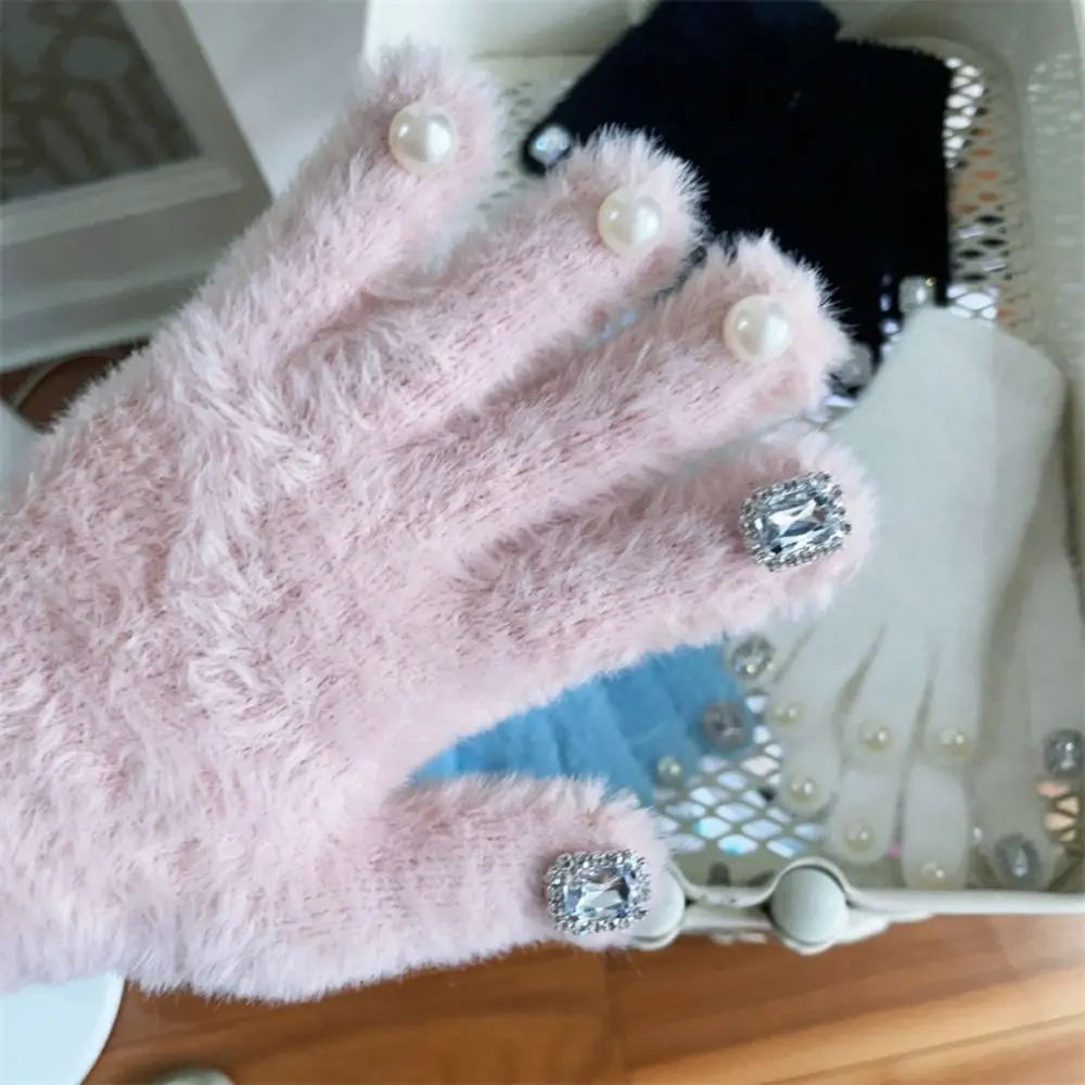 Kawaii Rhinestone Plush Knitted Gloves Decoration Pearl Nail Winter Velvet Gloves Windproof Wool Fluffy Mittens Student