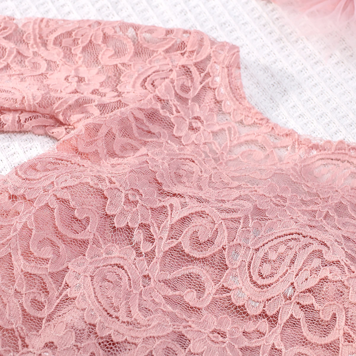 Ylsteed 2-teiliges Set, staubiger rosa Spitzen-Strampler für Neugeborene für Fotoshootings, flauschige Mesh-Spitzen-Fotografie-Outfits mit Stirnband – Detail 7