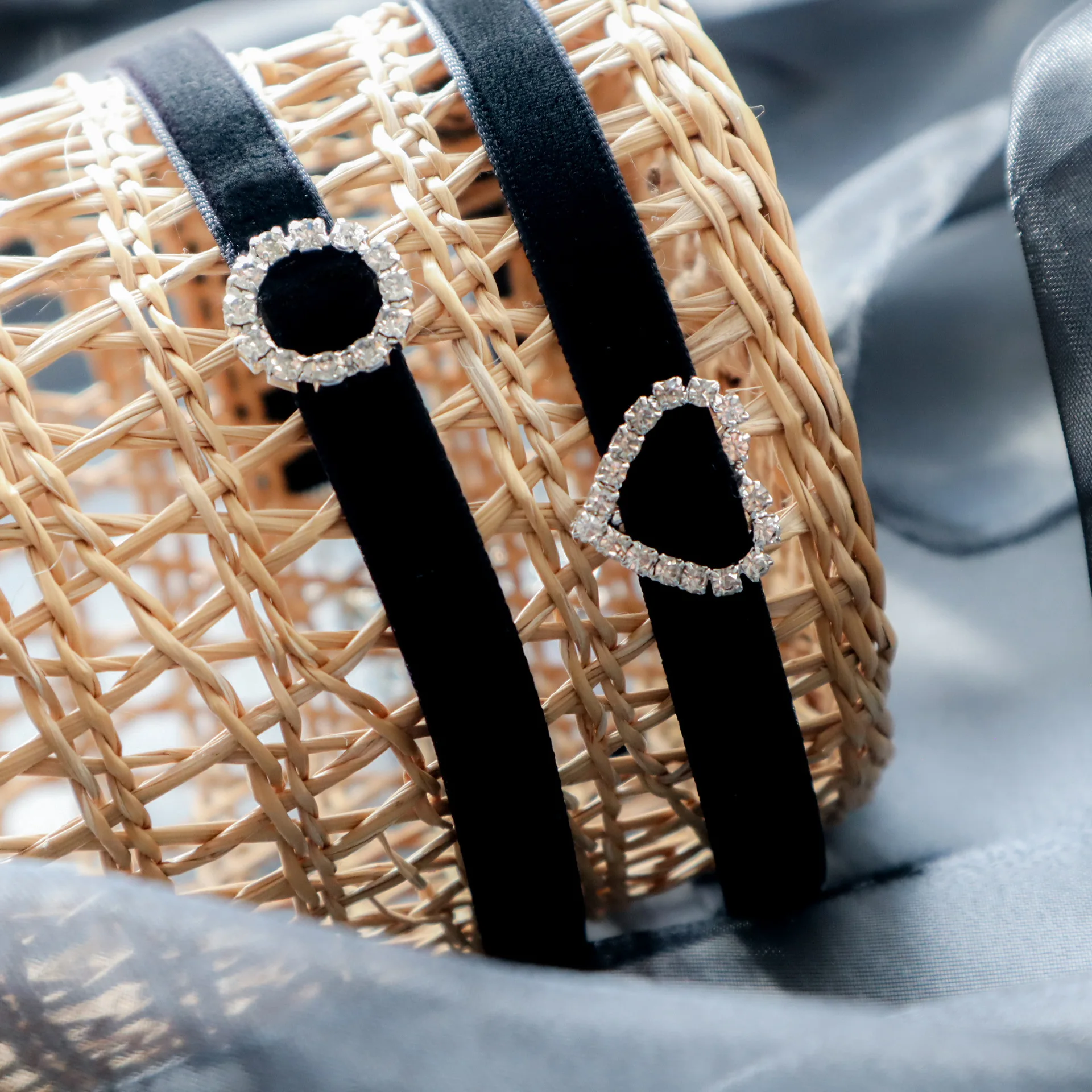 Elegant Black Velvet Choker with Sparkling Rhinestones Short Collarbone Necklace for Women Simple Stylish Accessory