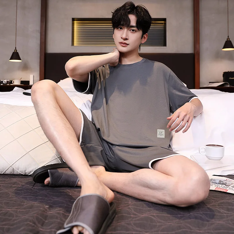 

Men's short-sleeved pajama set made of modal with silk-like texture for summer, new trendy brand, loose and comfortable home wea