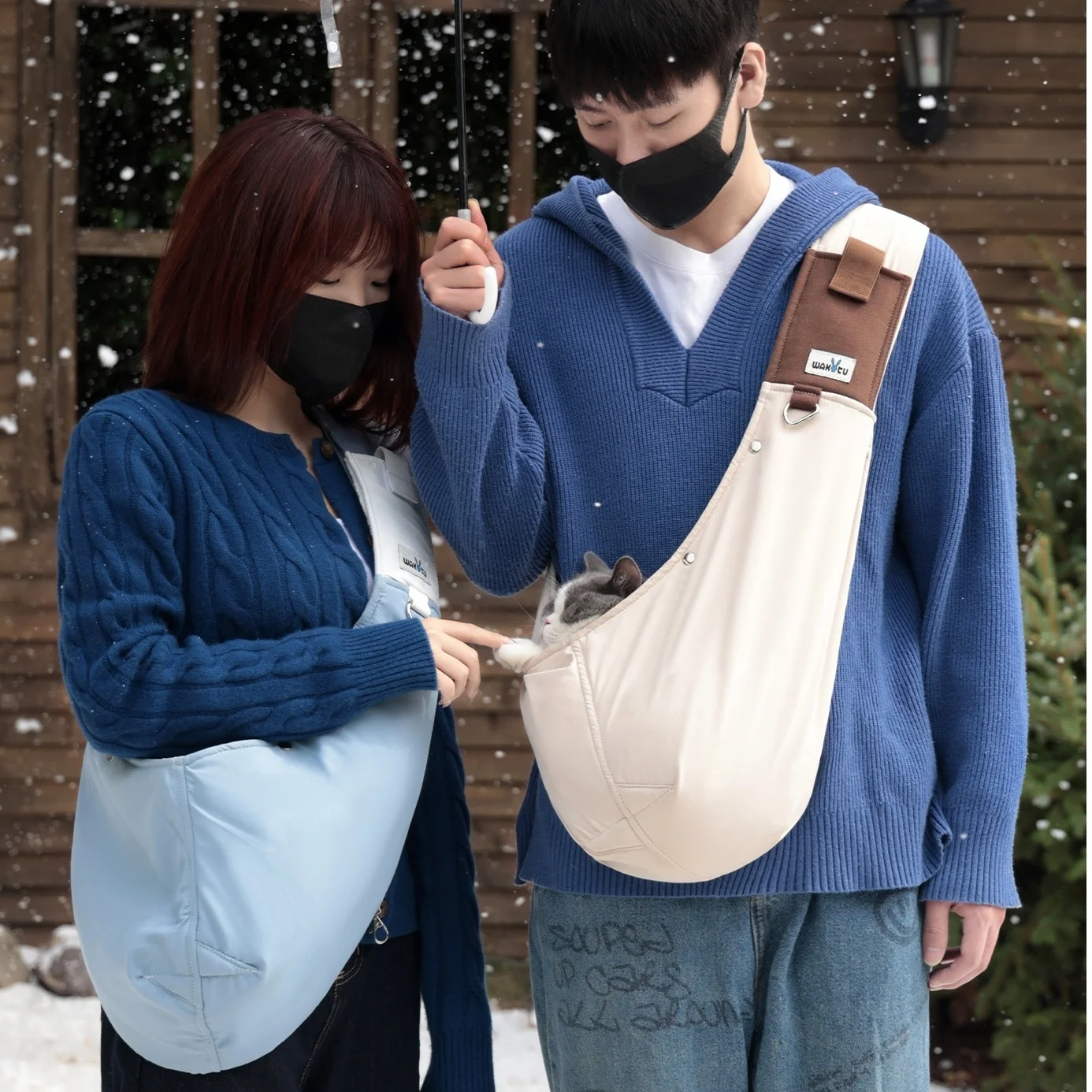 

Small Dog Sling Carrier with Adjustable Strap breathable Soft-Sided Crossbody Puppy Carrying Purse Bag Dog Sling Carrier bag