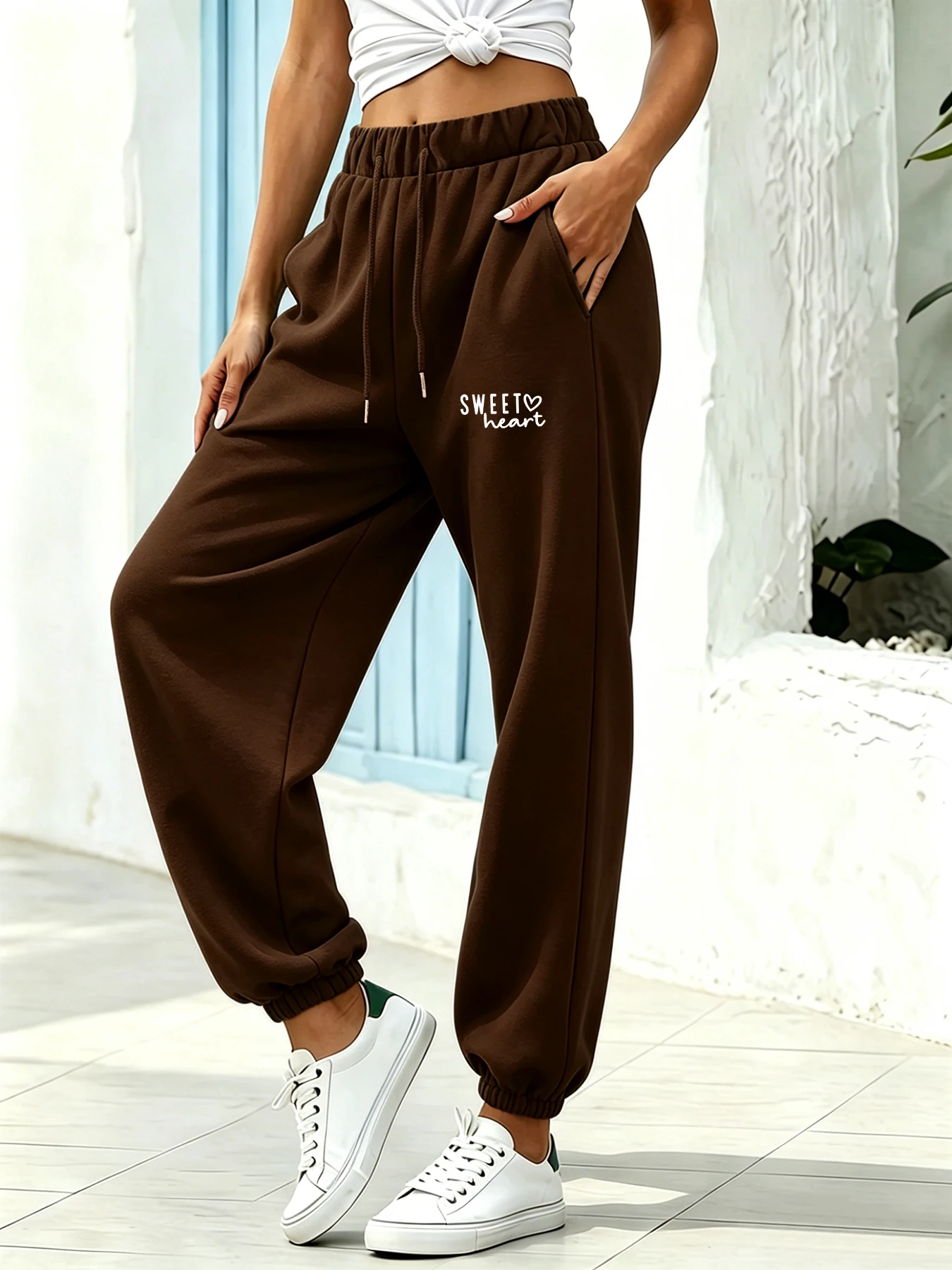 American-Style Casual Women's Long Pants with Heart Letter Print, Drawstring High-Waisted Jogger Sweatpants, Loose and Flowy Jogger Style for Everyday Wear, Elastic Cuff Knit Sweatpants, Suitable for Spring and Autumn, Casual Women's Clothing
