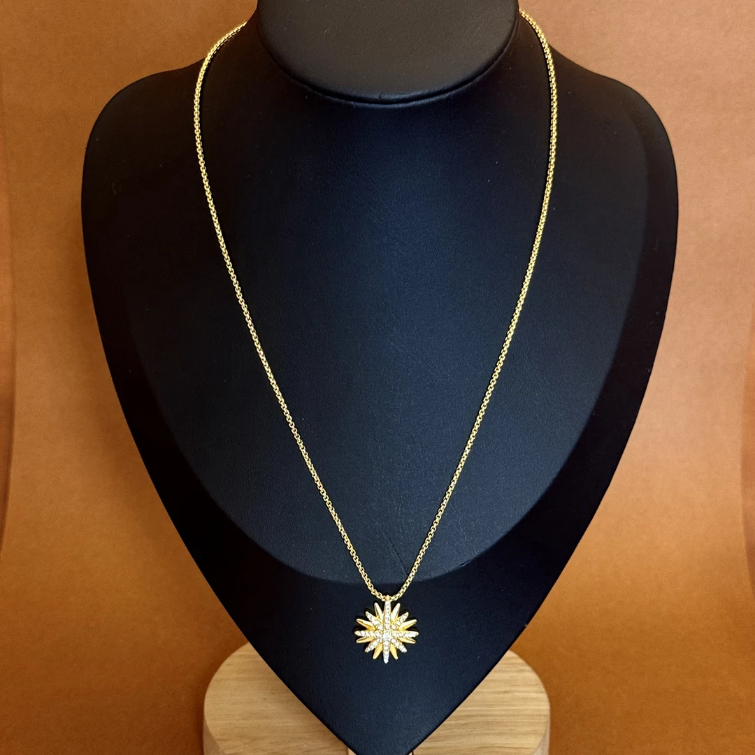Exquisite Jewelry Electroplated With 18K Gold Eight Pointed Star Jewelry Set. Women's Necklaces, Rings, Bracelets, Earrings