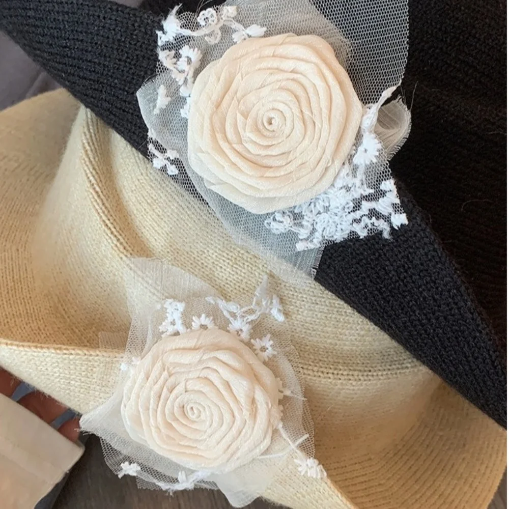 أزياء الأزهار هيبورن نمط توبر قبعة الدانتيل الصوفية السوداء محبوك قبعة مسطحة أعلى المتضخم النساء صياد قبعة الكنيسة