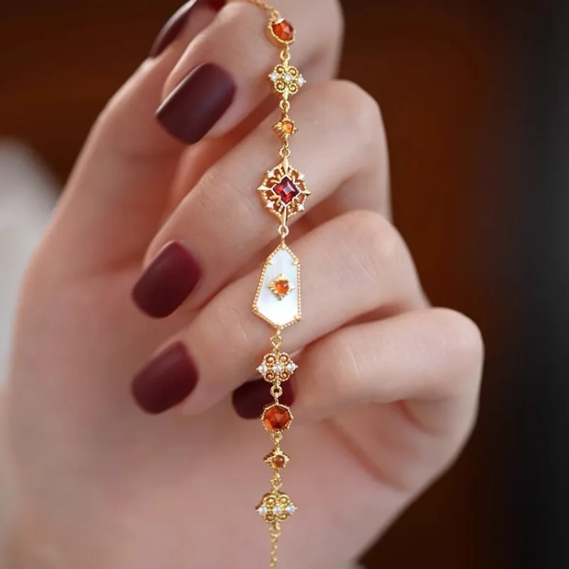 

Xiaohongshu тот же французский ретро браслет Duobao в придворном стиле женский изысканный легкий роскошный элегантный благородный элитный ювелирный браслет