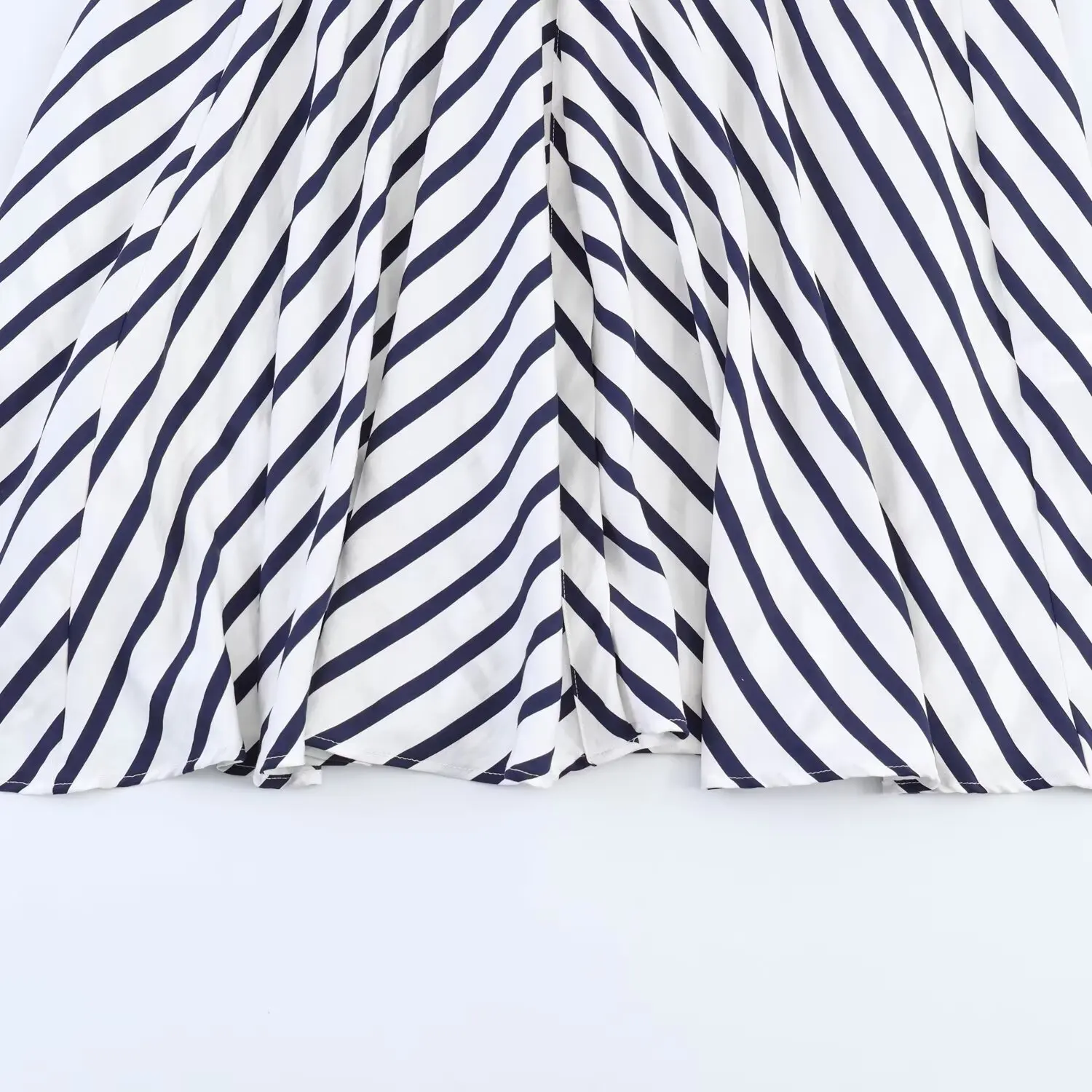 Neues 2026 Damen Gestreiftes Langes Kleid mit Gürtel Frühling Herbst Lässiger Hemdenstil Einreihiges Kleid Mode Freizeit Damenkleid – Detail 10