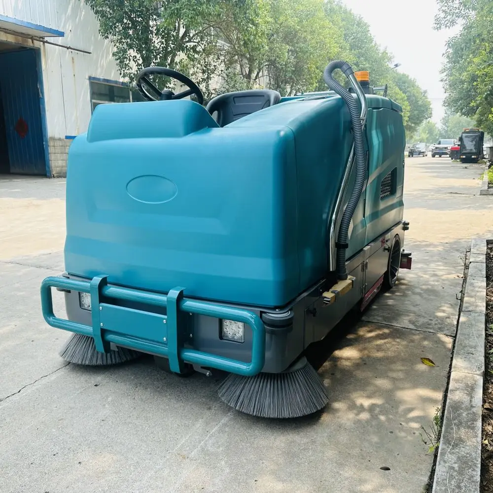 Multifunctional Heavy Duty Electric Indoor Cleaning Equipment Ride-On Vacuum Sweeper Battery Sweeping Machine
