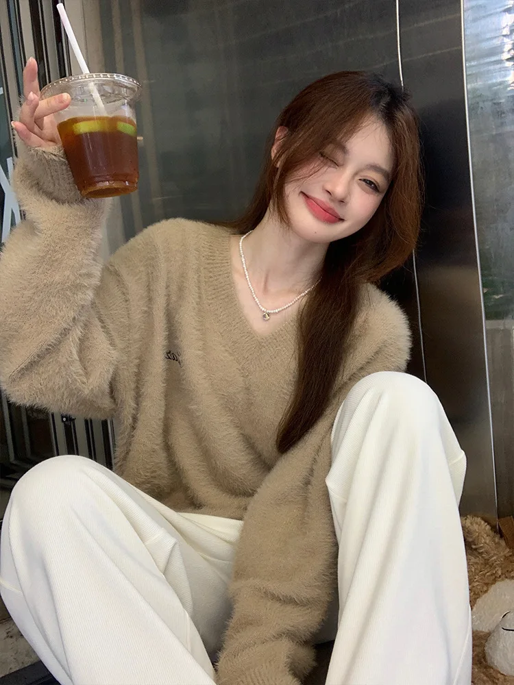 Song Zhengen's Lazy Style Imitates Mink Fur Pullover V-Neck For Women In Autumn Winter, Making Them Look Thin, Loose, And