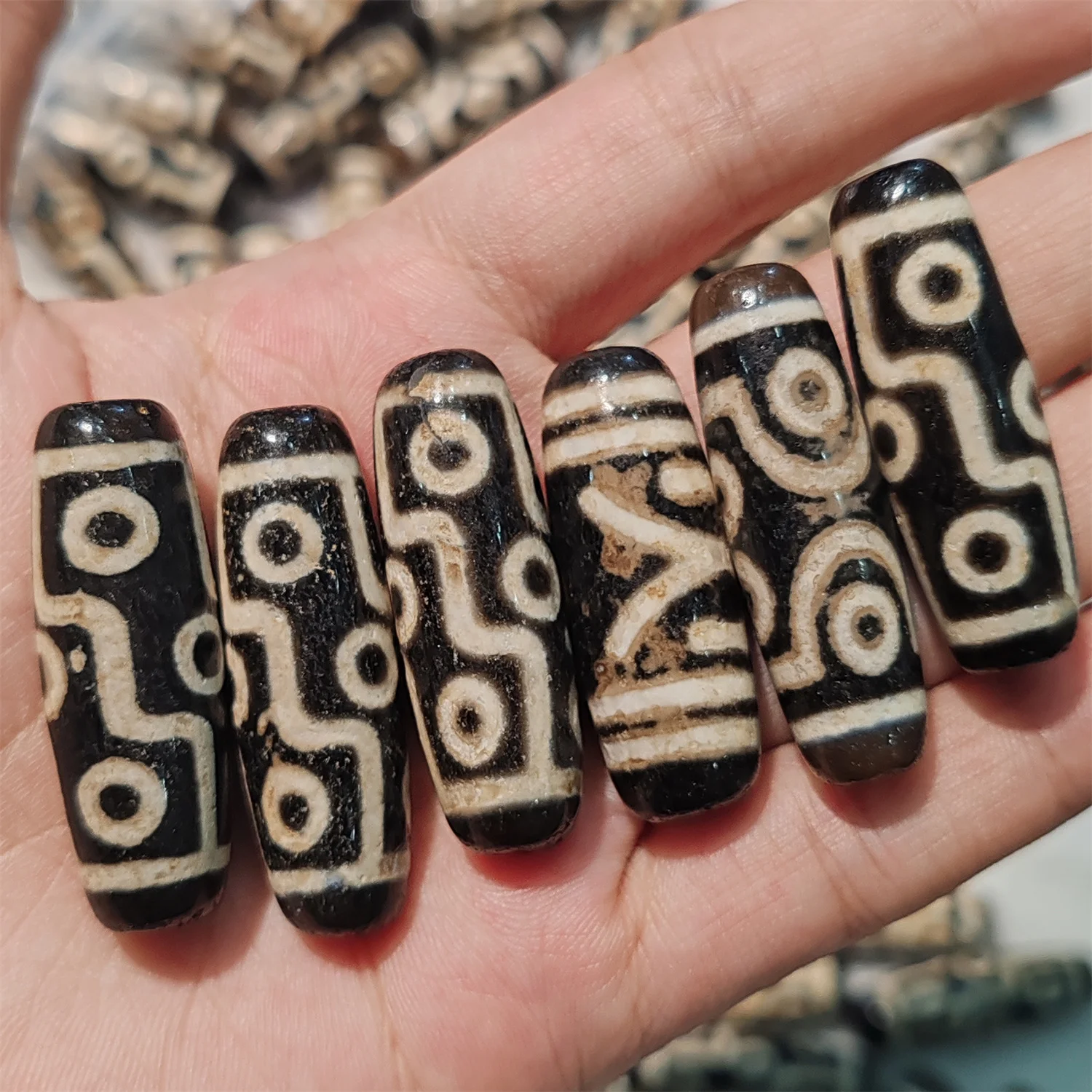 10pcs/lot Natural Agate Nine Eyes Pattern Dzi Tooth yellow Multi-eye pattern Dragon scales Retro style 40mm diy pendant Ethnic