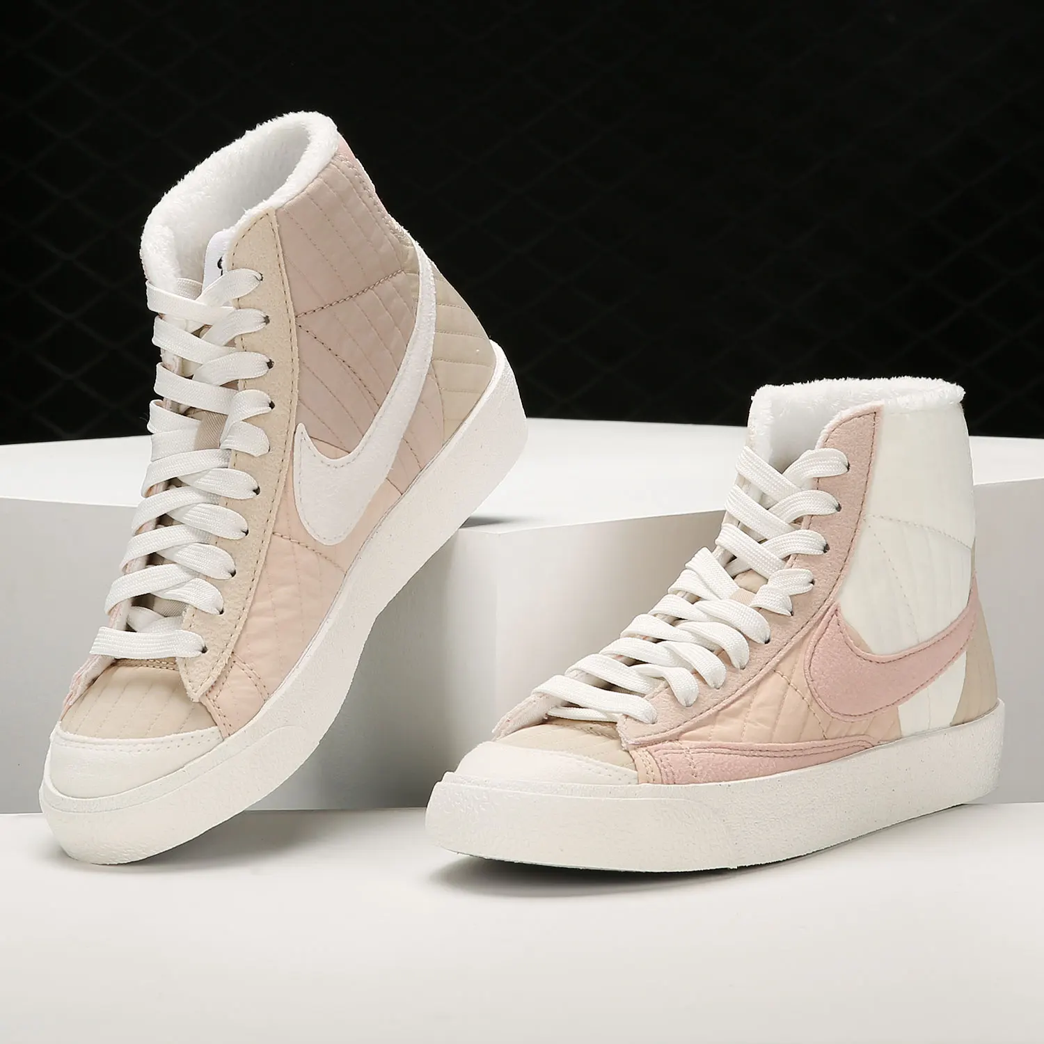 حذاء Nike الرسمي الأصلي BLAZER Pioneer للنساء عالي الجودة رياضي كاجوال DO7445-261