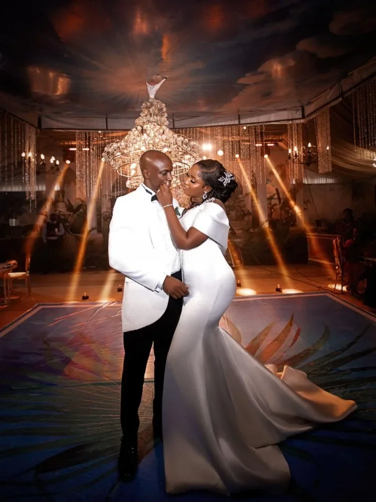 Flavinke Customized Mermaid Wedding Dresses Bride Sheer O-neck Pearls Satin Africa Garden Beach Bridal Gowns Vestido De Novia